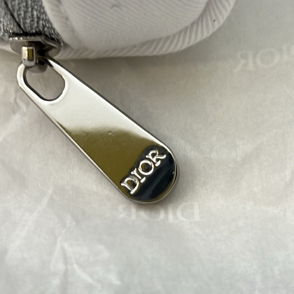 DIOR White Silver Make-up Cosmetic toiletrie pouch bag - Picture 7 of 9